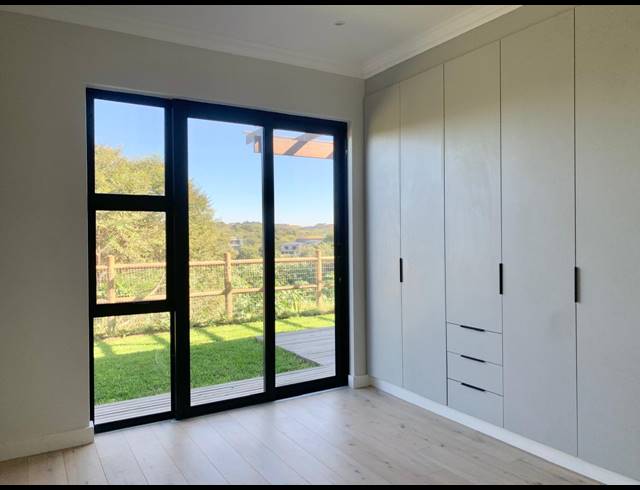 4 BEDROOM TOWNHOUSE FOR SALE IN SALT ROCK